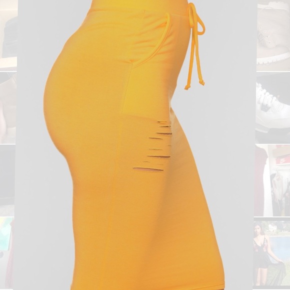 Skirt - Picture 1 of 2